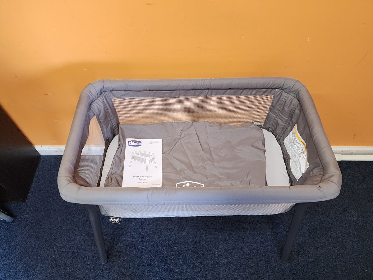 Chicco LullaGo Anywhere Bassinet Gray Portable Baby Crib - Image 8