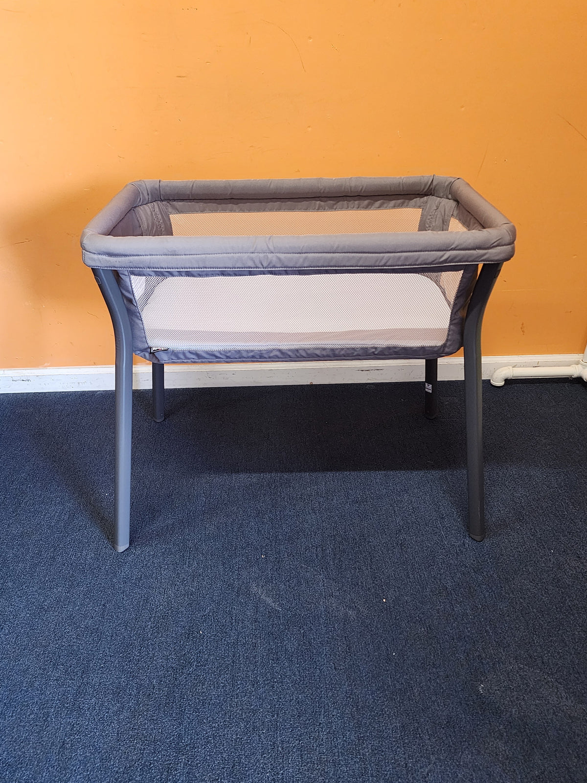 Chicco LullaGo Anywhere Bassinet Gray Portable Baby Crib - Image 6