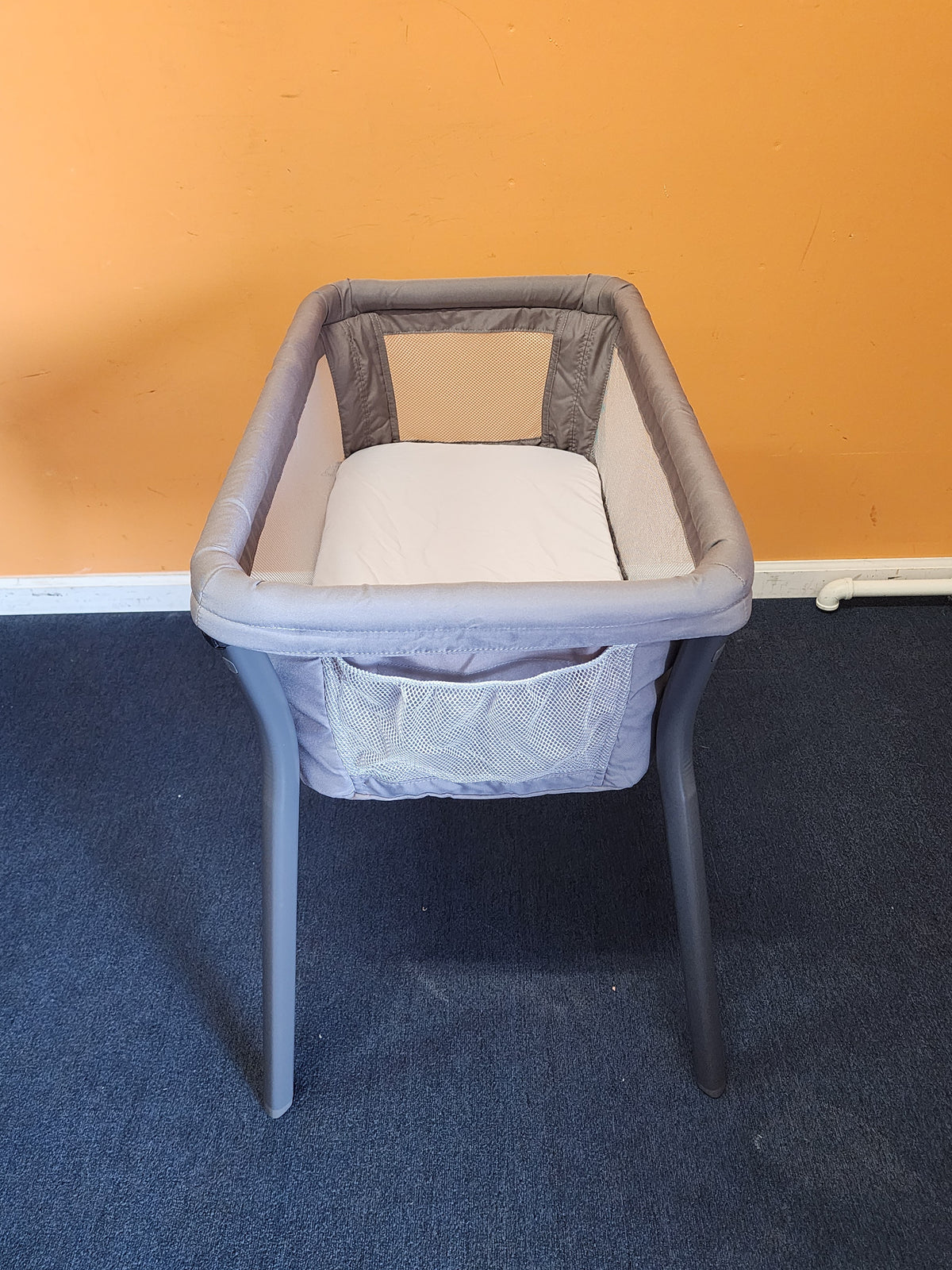 Chicco LullaGo Anywhere Bassinet Gray Portable Baby Crib - Image 7